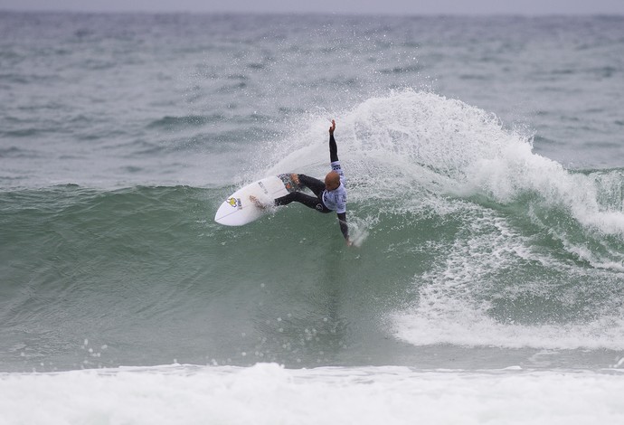 Kelly Slater em ação no round 4 da etapa de Jeffreys Bay pelo Mundial de Surfe 2015 (Foto: WSL / Kirstin)