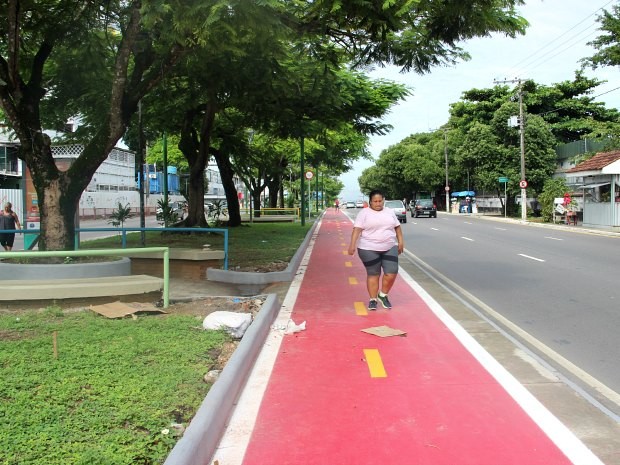 Espaço está sendo usado para caminhadas   (Foto: Suelen Gonçalves/G1 AM)