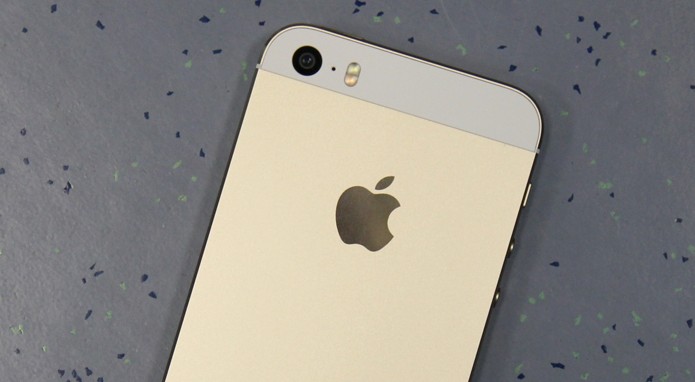 iPhone 5S dourado capa (Foto: Allan Melo/ TechTudo) iPhone 5S dourado capa (Foto: Allan Melo/ TechTudo)