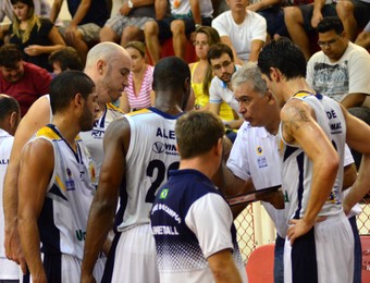 Técnico Luiz Zanon São José Basquete (Foto: Danilo Sardinha/GloboEsporte.com)