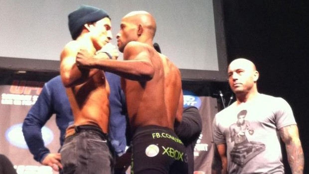 Joseph Benavidez x Demetrious Johnson pesagem UFC 152 (Foto: Reprodução/ Twitter)