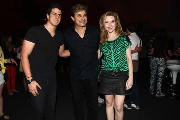 Enzo, Edson Celulari e namorada no Rock in Rio (Foto: Iwi Onodera/ EGO)