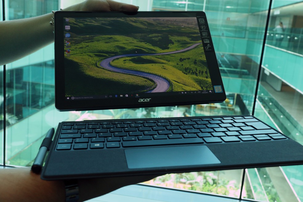 O novo Windows Explorer tem  interface adaptada para computadores com tela touch, como notebooks híbridos e tablets (Foto: Carolina Ochsendorf/TechTudo      )