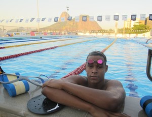 Matheus Santana, nadador juvenil do Botafogo (Foto: Lydia Gismondi)