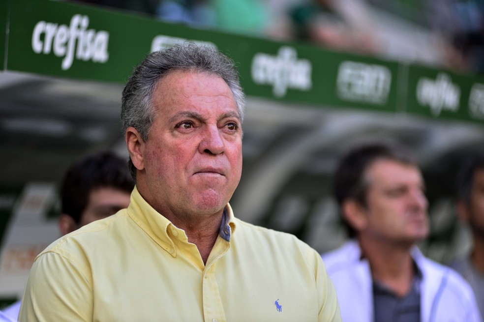 Abel deixou o campo incomodado com os gols de Guerra e Keno no primeiro tempo (Foto: Marcos Riboli / GloboEsporte.com)