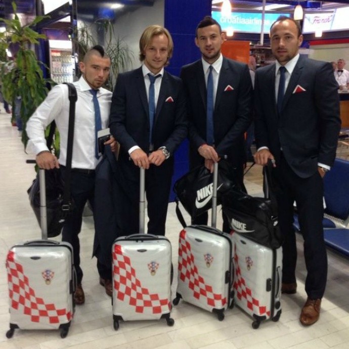 croacia embarque copa Pranjic, Rakitic, Subasic e Schildenfeld (Foto: Reprodução / Instagram) croacia embarque copa Pranjic, Rakitic, Subasic e Schildenfeld (Foto: Reprodução / Instagram)