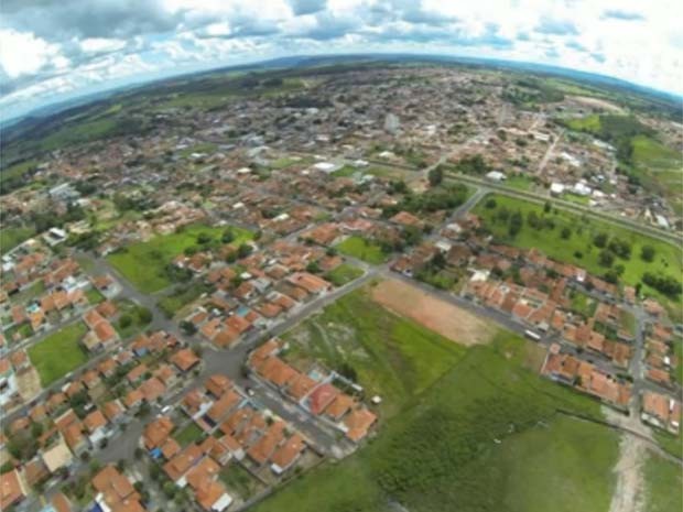 Foto área de Cjuru, SP, registrada com 'drone caipira' (Foto: Luciano Semeão)