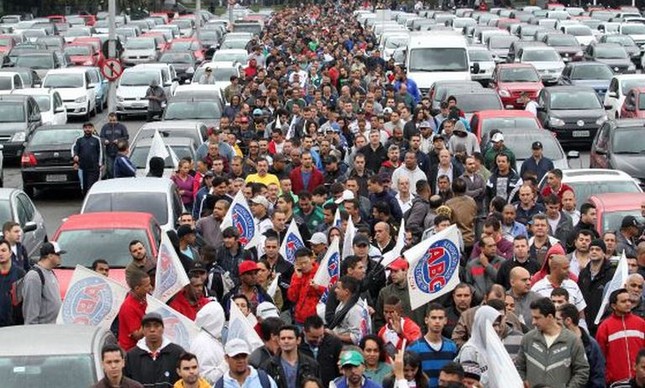 Protesto do Dia Nacional de Paralisação em frente à Volkswagen, São Bernardo do Campo, São Paulo (Foto: Adonis Guerra / SMABC)