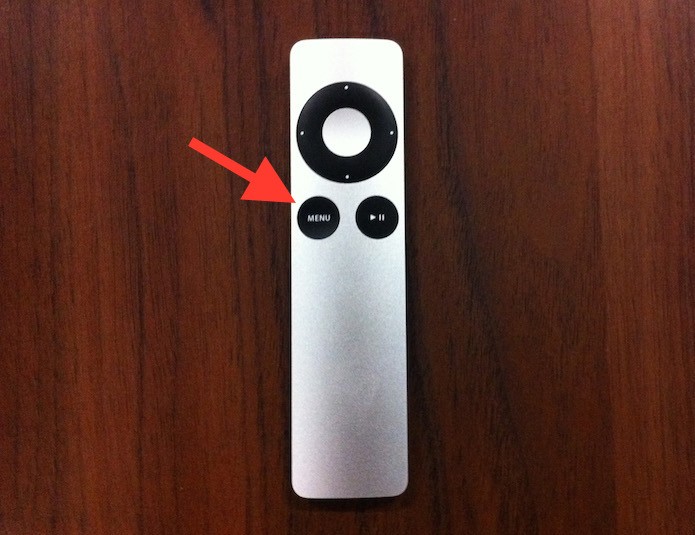 Mantendo o botão menu pressionado para voltar a tela inicial da Apple TV (Foto: Reprodução/Marvin Costa)