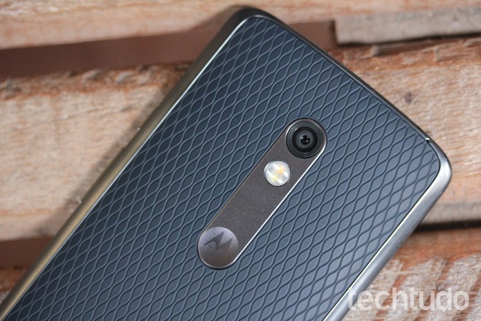 Moto X Play está com duas novas versões de capinhas personalizadas pela Motorola (Foto: Lucas Mendes/TechTudo)