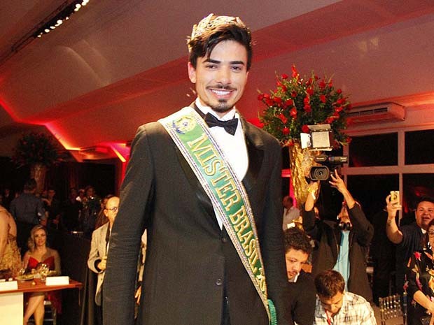 Renan Cunha, de 26 anos, foi eleito Mister Brasil 2015 (Foto: Elias Medeiros/G1)