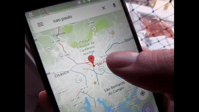 Faça zoom com uma mão no Google Maps (Foto: Paulo Alves/TechTudo)