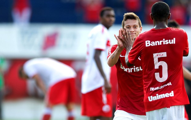 Otávio comemoração Internacional contra Náutico (Foto: Alexandre Lops / Site Oficial do Internacional)