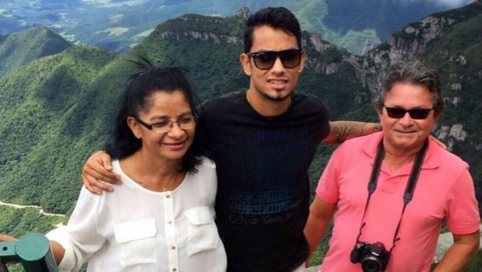 Pai de Lucca lembra rejeições e vibra com a estreia do filho no Corinthians