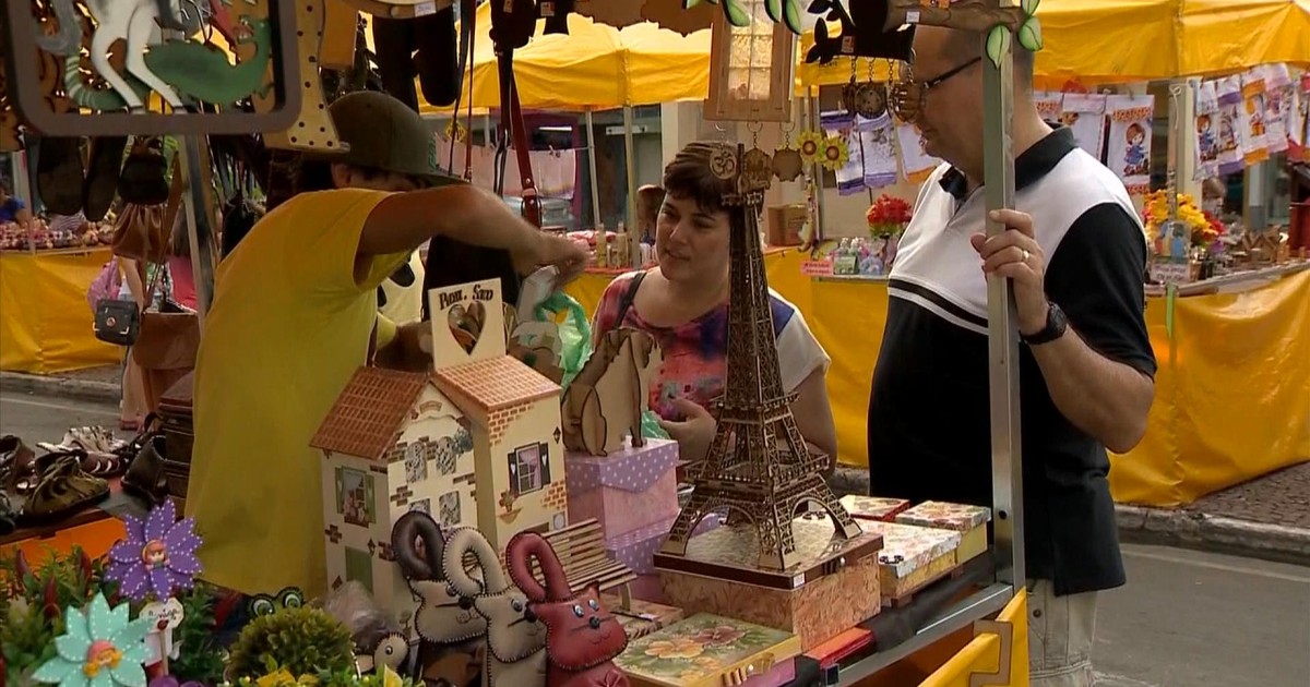 G1 Feira expõe produtos de artes u00e3os locais em S u00e3o Jo u00e3o del Rei notícias em Zona da Mata Adesivo De Hidropolimero ~ G1 Feira expõe produtos de artes u00e3os locais em S u00e3o Jo u00e3o del Rei notícias em Zona da Mata