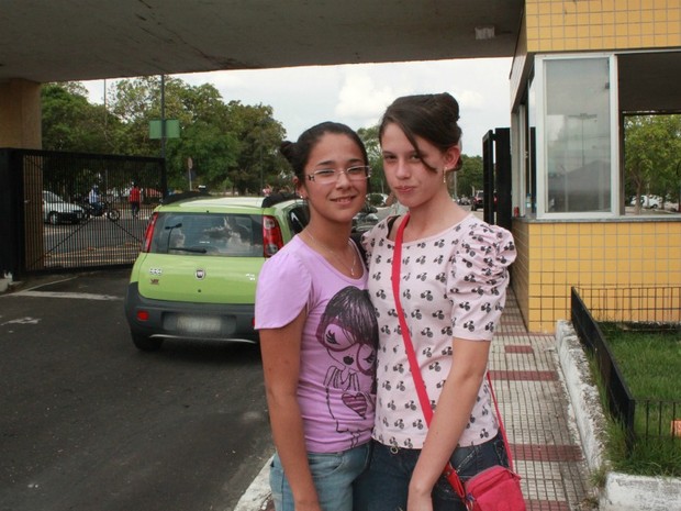Amigas saíram confiantes da prova do Enem, em Manaus (Foto: Ana Graziela Maia/G1 AM)
