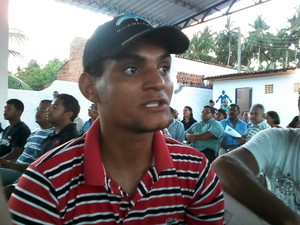 Gerson Ferreira aos 19 anos está desempregado e acredita que cenário pode mudar com o estaleiro Eisa (Foto: Waldson Costa/G1)