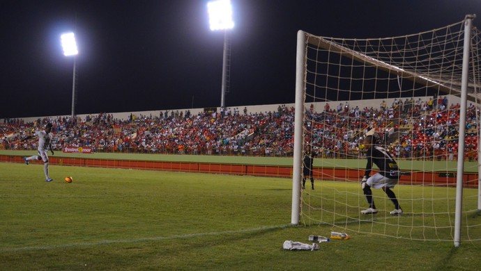 rio branco-ac x anapolina arena da floresta série d 2014 (Foto: Nathacha Albuquerque)