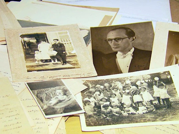 Empresário guarda cartas do poeta Carlos Drummond de Andrade em Lavras (Foto: Reprodução EPTV)