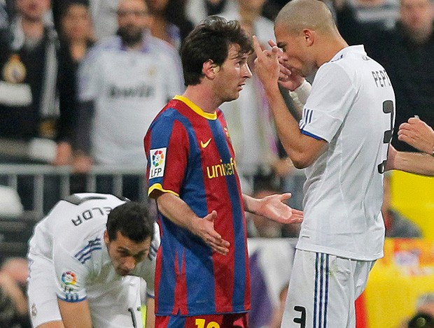 messi barcelona pepe real madrid (Foto: agência AP)