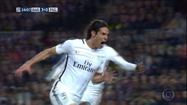 <p>
 <span class="msg"><strong>Depois do lan&ccedil;amento para a &aacute;rea, Kurzawa escora de cabe&ccedil;a, e Cavani solta a pancada de primeira para fazer o primeiro do PSG e deixar o Barcelona em situa&ccedil;&atilde;o complicada.<br />
 </strong></span></p>
