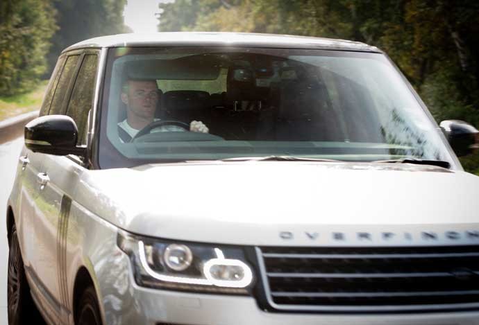 Wayne Rooney, Silver Range Rover Overfinch manchester united (Foto: Splash News)