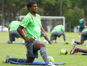 Henrique em treino da Portuguesa (Foto: Anderson Rodrigues / Globoesporte.com)