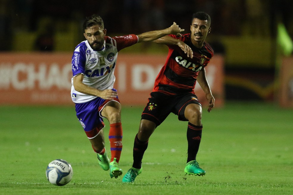 Sport e Bahia se enfrentaram nesta quarta, na Ilha do Retiro (Foto: Aldo Carneiro / Pernambuco Press)