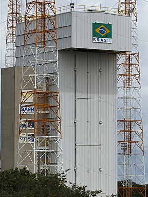 Imagem externa da nova torre de integração, chamada TMI (Foto: Agência Força Aérea)