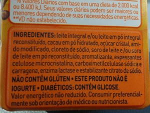 Lista de ingredientes indica que alimento tem leite integral e soro de leite em sua fórmula (Foto: Gilda Ramos/VC no G1)