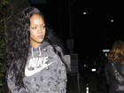 Rihanna aparece com novo visual, desta vez com cabelão