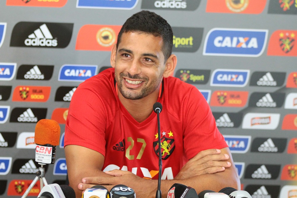 Em silêncio sobre Palmeiras, Diego Souza deve se pronunciar após final pelo Sport