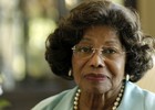 Mãe de Michael Jackson deverá pagar US$ 800 mil à produtora (Matt Sayles/AP Photo)