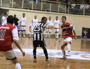 Joinville vence o Botafogo pela Liga Futsal (Foto: Manolo Quiróz/Divulgação)