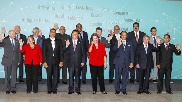 Foto oficial de líderes da Unasol com o presidente da República Popular da China, Xi Jinping (Foto: Roberto Stuckert Filho / Presidência)