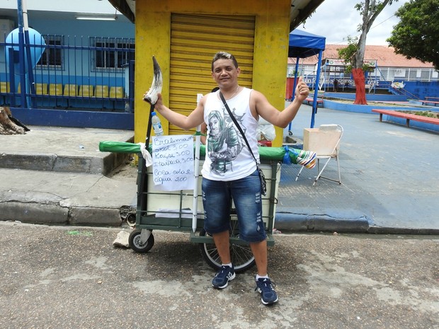 Industriário aproveita Carnaval para conseguir renda extra (Foto: Suelen Gonçalves/ G1 AM)