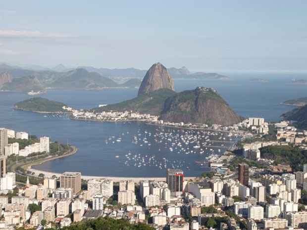 Pão de Açúcar com a cidade do Rio de Janeiro urbanizada (Foto: Iluminata Produtora de Imagem)