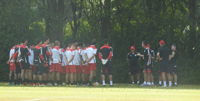 Conversa Bauza Treino São Paulo (Foto: Marcelo Hazan)