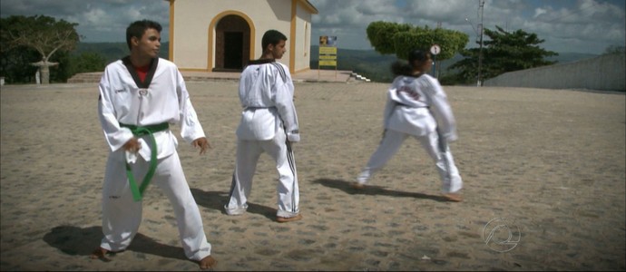 Projeto Lutando Pela Paz, de taekwondo, em Guarabira, Paraíba (Foto: Reprodução / TV Paraíba)