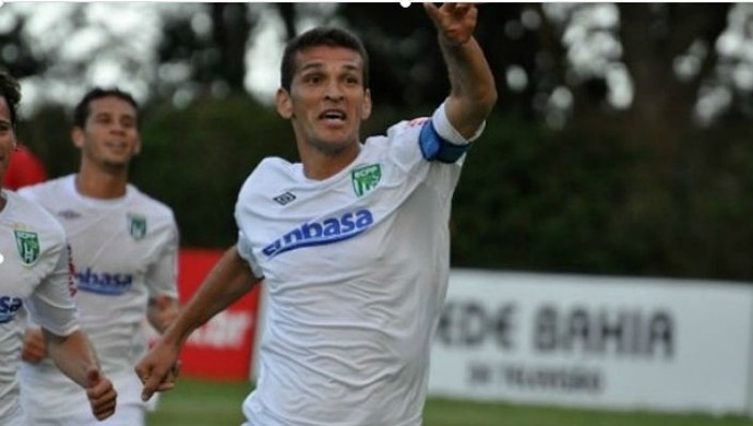 Resultado de imagem para silvio zagueiro vitoria da conquista