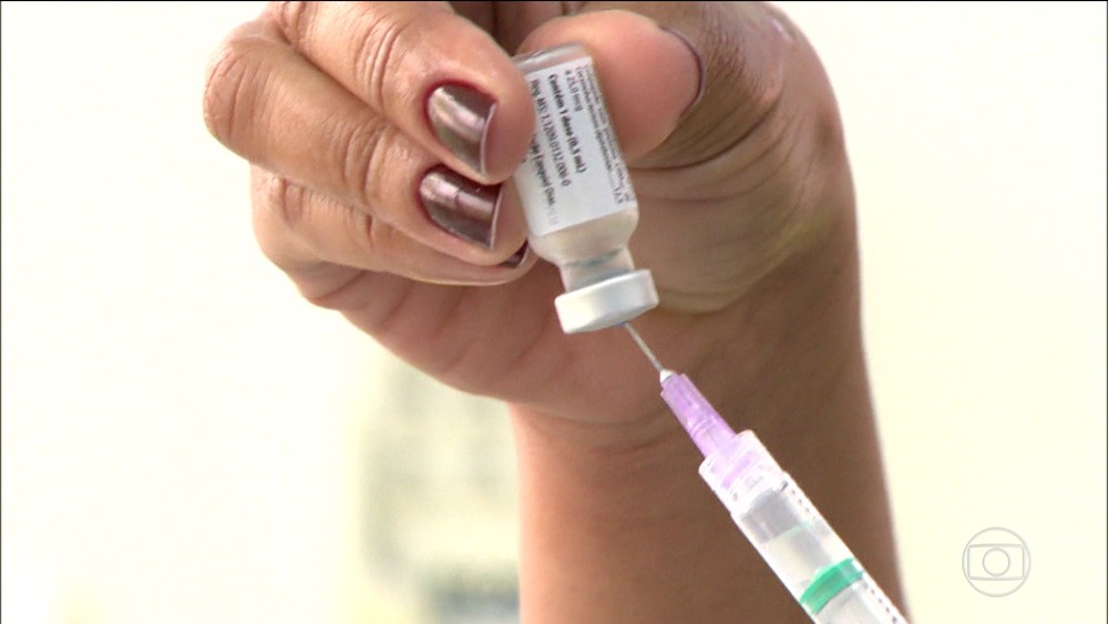 Governo do RJ decide vacinar a população contra a febre amarela (Foto: Rede Globo)