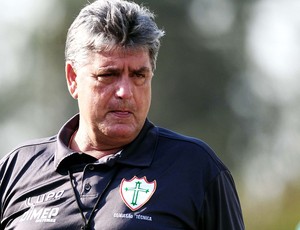 Geninho portuguesa treino (Foto: Marcos Ribolli / Globoesporte.com)