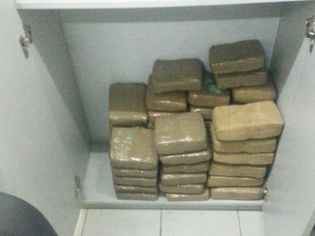 Cada tablete de maconha pesava um quilo (Foto: Divulgação/SSP)