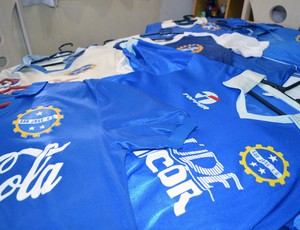 Coleção de camisas do São José Esporte Clube (Foto: Danilo Sardinha/Globoesporte.com)