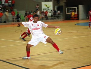 Betinho, pivô do URV São Gonçalo Futsal (Foto: Augusto Gomes)