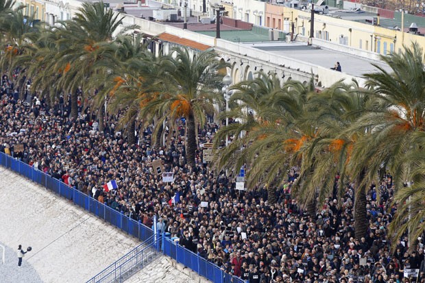 Protesto reuniu 23 mil pessoas nas ruas de Nice, segundo a polícia (Foto: Valery Hache/AFP)