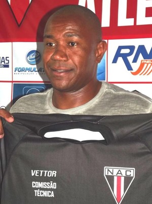 Campeão em 99 pelo Timão, João Carlos crava: 