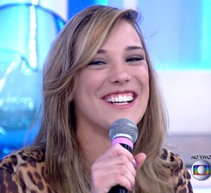 Adriana Birolli fala das mudanças (Foto: reprodução TV Globo)