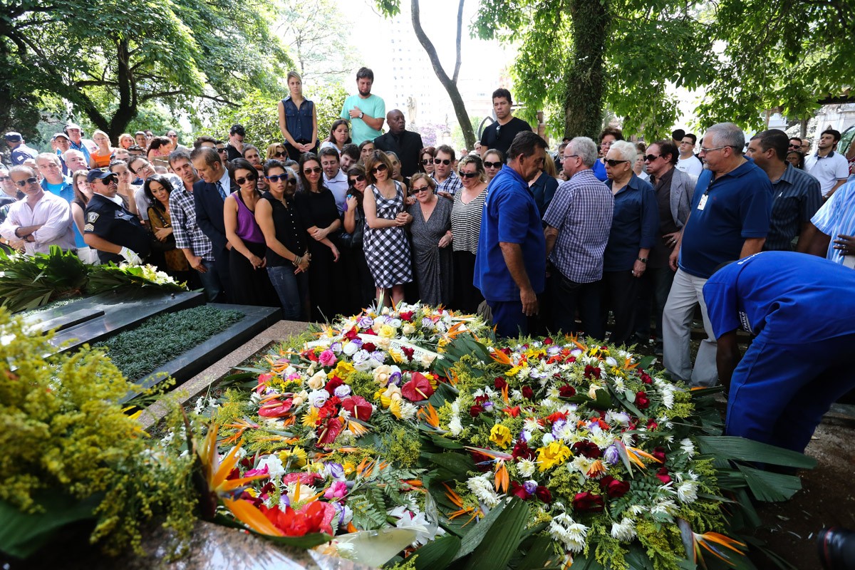 Paulo Goulart é enterrado em São Paulo (Foto: Foto Rio News)