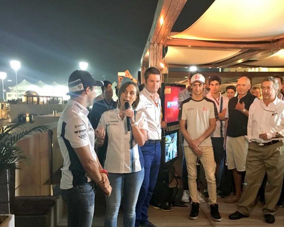 Felipe Massa é homenageado pela Williams, com a presença de integrantes de equipes rivais (Foto: Reprodução)